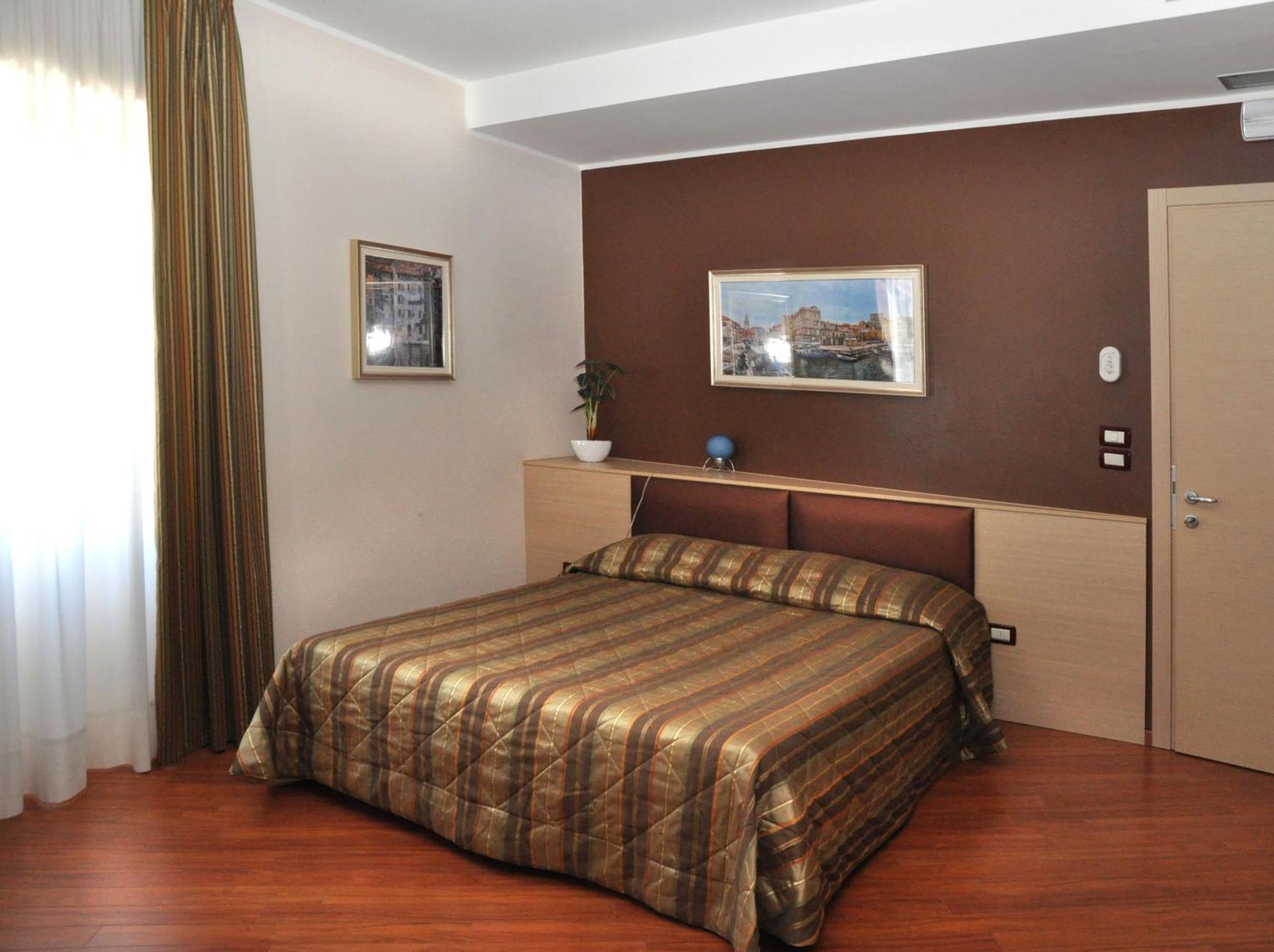 Dulcinea Hotel มูเจีย ภายนอก รูปภาพ